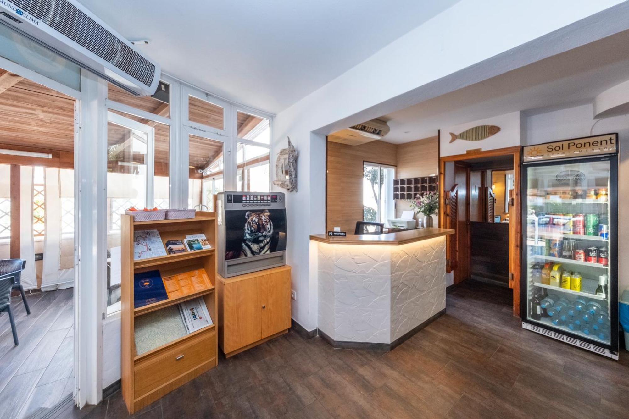 Apartamentos Sol Ponent Cala Blanca  Ngoại thất bức ảnh