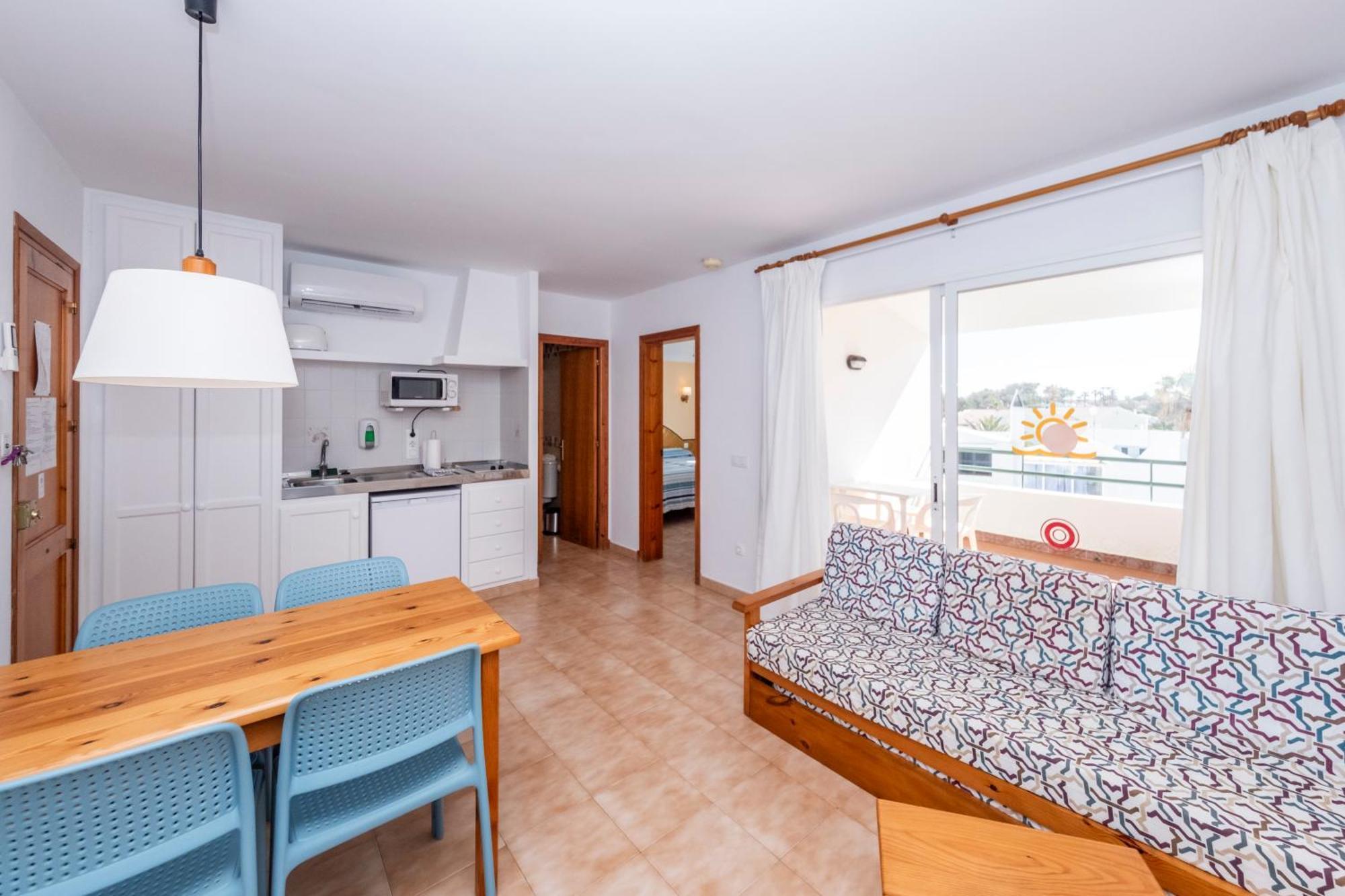 Apartamentos Sol Ponent Cala Blanca  Ngoại thất bức ảnh