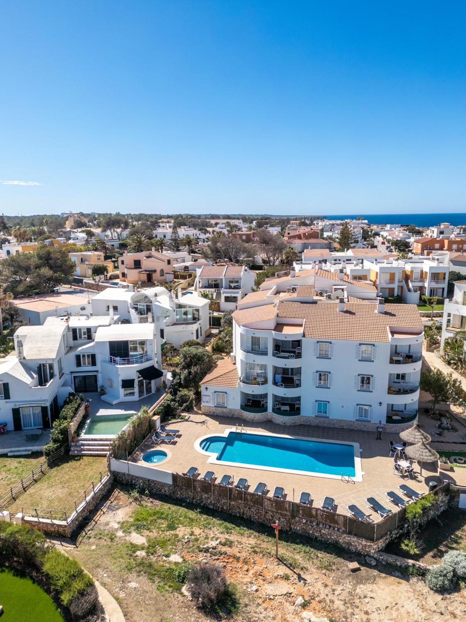 Apartamentos Sol Ponent Cala Blanca  Ngoại thất bức ảnh
