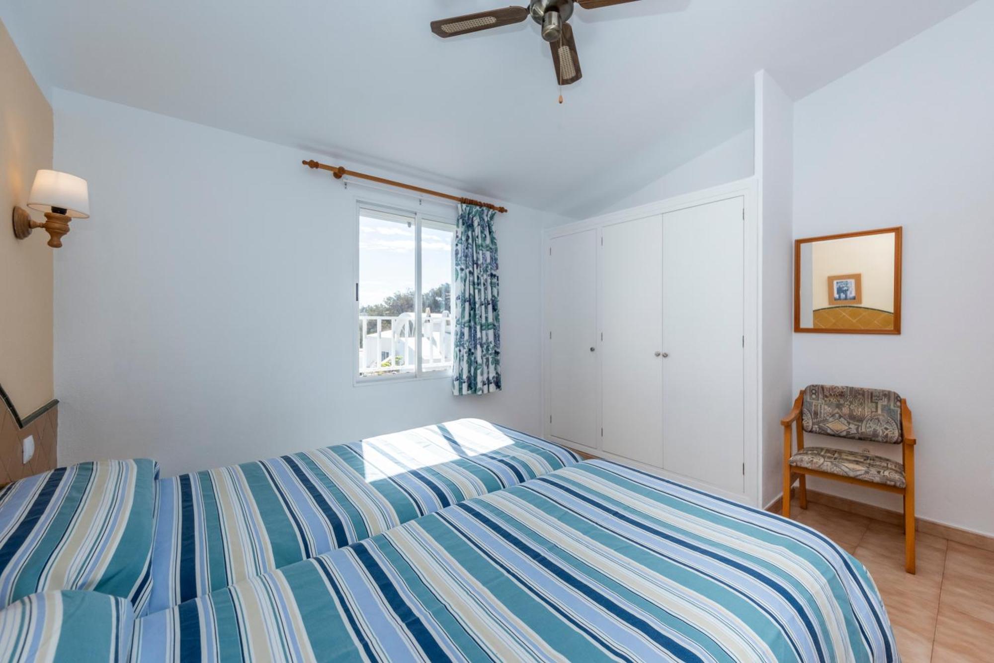 Apartamentos Sol Ponent Cala Blanca  Ngoại thất bức ảnh