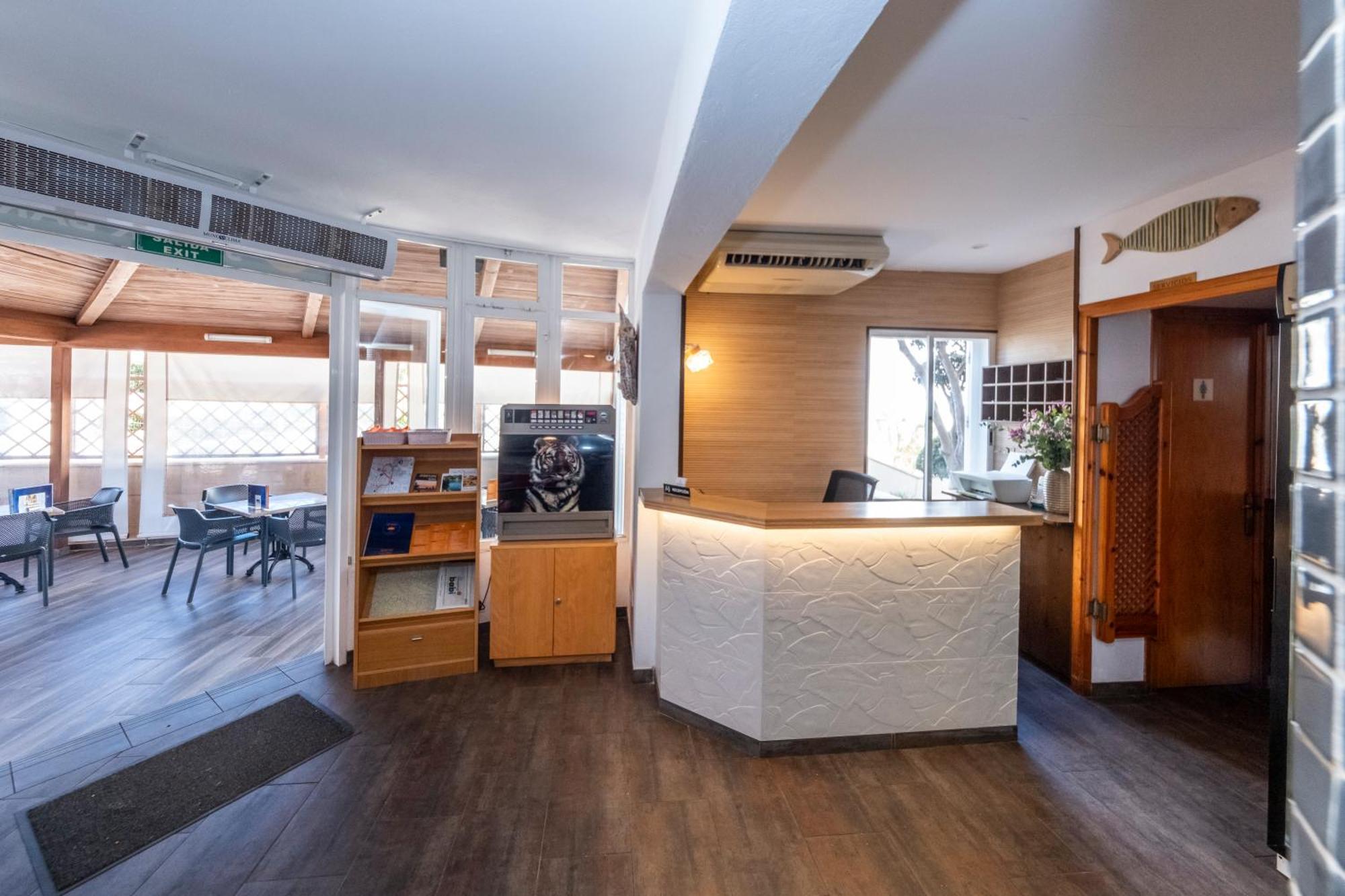 Apartamentos Sol Ponent Cala Blanca  Ngoại thất bức ảnh