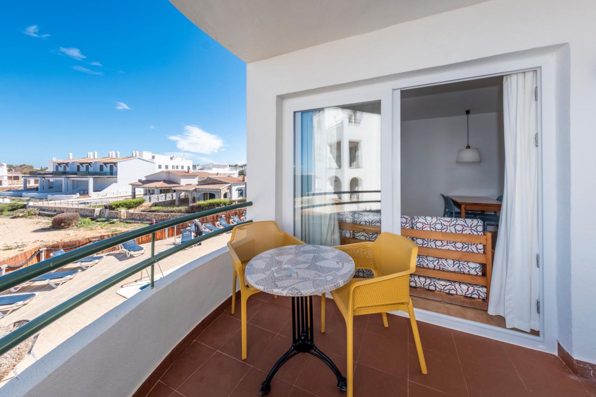 Apartamentos Sol Ponent Cala Blanca  Ngoại thất bức ảnh
