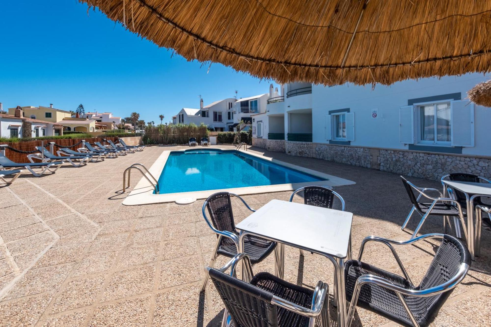 Apartamentos Sol Ponent Cala Blanca  Ngoại thất bức ảnh